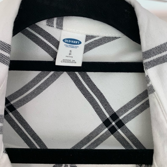 Old Navy black plaid top - Picture 2 of 2